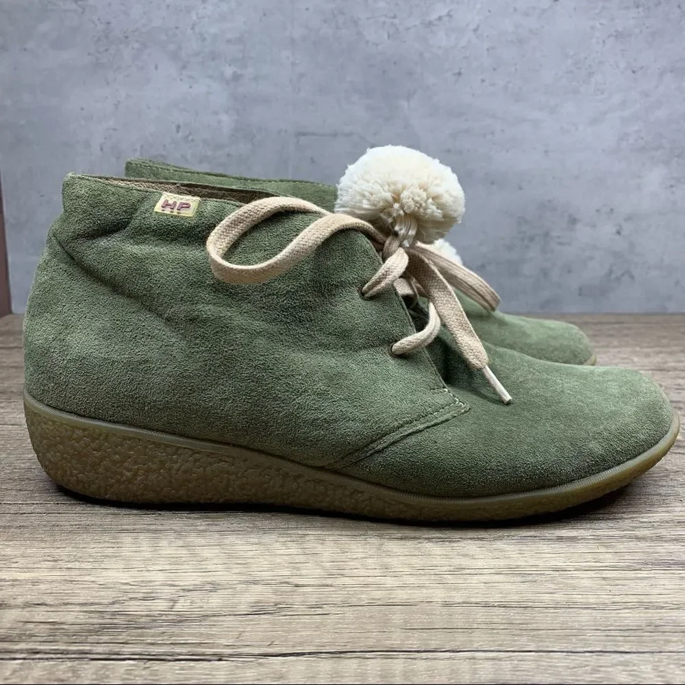 HUSH PUPPIES WOMEN'S~GREEN SUEDE~WEDGE~VIGOR II~ANKLE BOOTIES~SIZE 8M‎